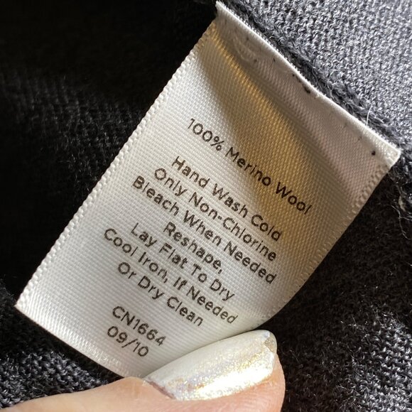 Talbots Womens 100% Pure Italian Merino Wool Cardigan Sweater soft ruffle size L - Picture 5 of 5